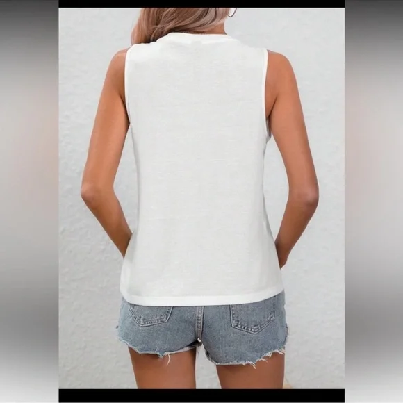 🌸White Graphic Tank Top with Black and Blue Design - Picture 2 of 3